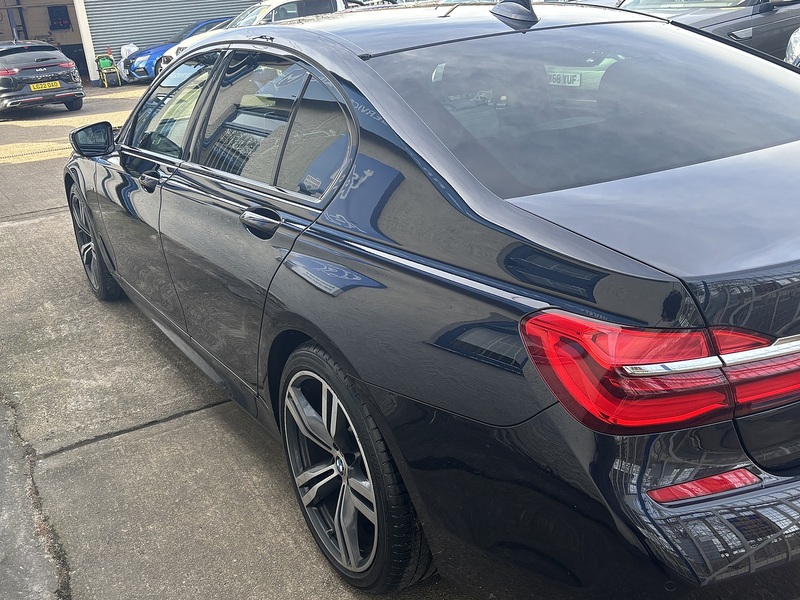 BMW 7 SERIES 3.0 730D M SPORT 4d 261 BHP 20