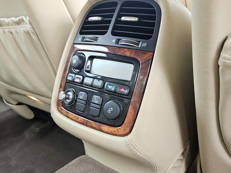 Jaguar 4.2 XJ8 Sovereign LWB Saloon 4dr Saloon Automatic Petrol