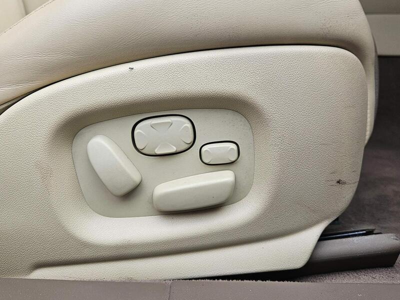 Jaguar 4.2 XJ8 Sovereign LWB Saloon 4dr Saloon Automatic Petrol