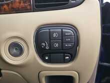 Jaguar XJ 4.2 XJ8 Sovereign LWB Saloon 4dr 