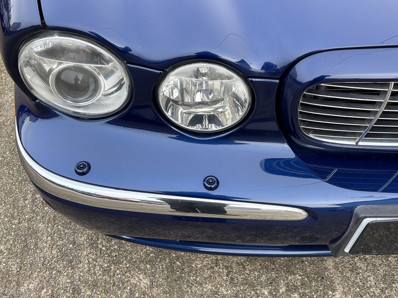 Jaguar 4.2 XJ8 Sovereign LWB Saloon 4dr Saloon Automatic Petrol