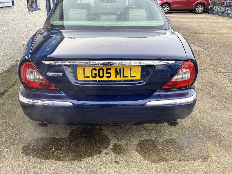 Jaguar 4.2 XJ8 Sovereign LWB Saloon 4dr Saloon Automatic Petrol