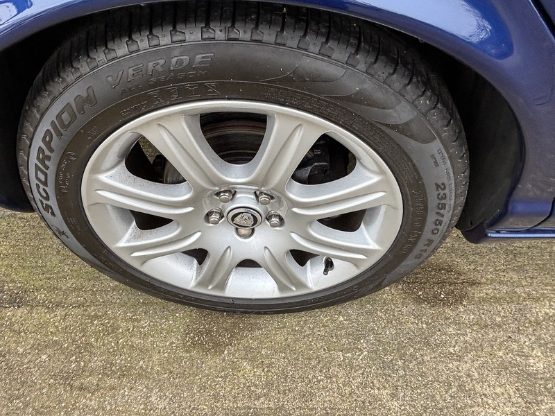 Jaguar 4.2 XJ8 Sovereign LWB Saloon 4dr Saloon Automatic Petrol