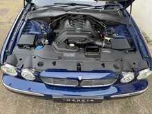 Jaguar XJ 4.2 XJ8 Sovereign LWB Saloon 4dr 