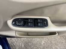 Jaguar XJ 4.2 XJ8 Sovereign LWB Saloon 4dr 