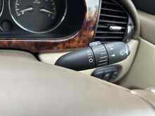 Jaguar XJ 4.2 XJ8 Sovereign LWB Saloon 4dr 
