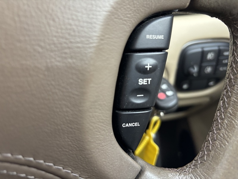 Jaguar 4.2 XJ8 Sovereign LWB Saloon 4dr Saloon Automatic Petrol