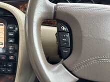 Jaguar XJ 4.2 XJ8 Sovereign LWB Saloon 4dr 