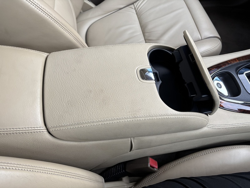 Jaguar 4.2 XJ8 Sovereign LWB Saloon 4dr Saloon Automatic Petrol