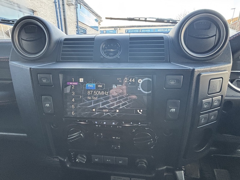 Land Rover 2.2 TDCi XS SUV Double Cab 3dr Diesel Manual 4WD SWB Euro 5 (122 ps) SUV Manual Diesel