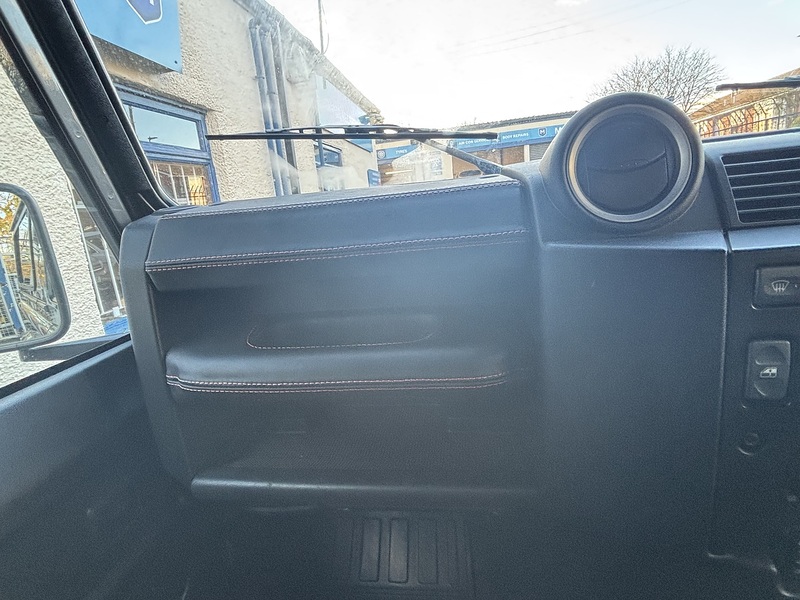 Land Rover 2.2 TDCi XS SUV Double Cab 3dr Diesel Manual 4WD SWB Euro 5 (122 ps) SUV Manual Diesel