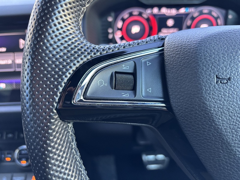 Skoda 2.0 TDI SportLine SUV 5dr Diesel DSG 4WD Euro 6 (s/s) (7 Seat) (150 ps) SUV Automatic Diesel