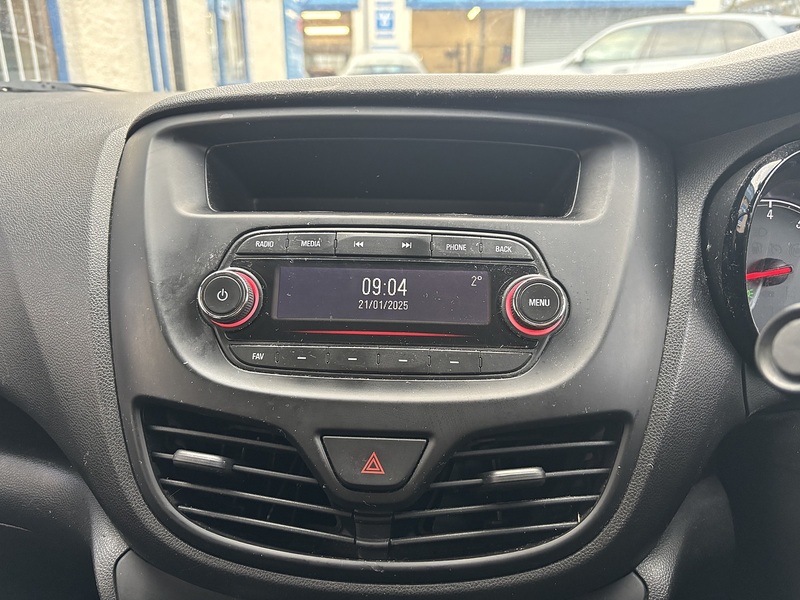 Vauxhall 1.0i SE Hatchback 5dr Petrol Manual Euro 6 (a/c) (75 ps) Hatchback Manual Petrol