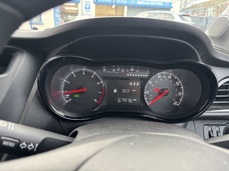 Vauxhall 1.0i SE Hatchback 5dr Petrol Manual Euro 6 (a/c) (75 ps) Hatchback Manual Petrol