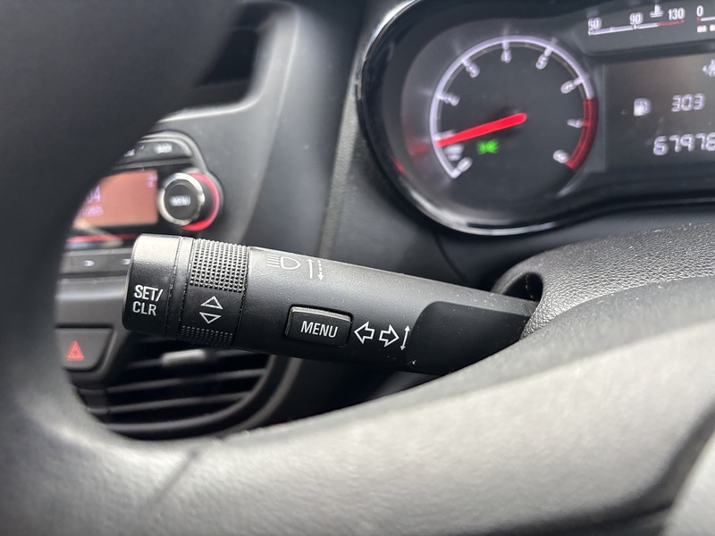 Vauxhall 1.0i SE Hatchback 5dr Petrol Manual Euro 6 (a/c) (75 ps) Hatchback Manual Petrol