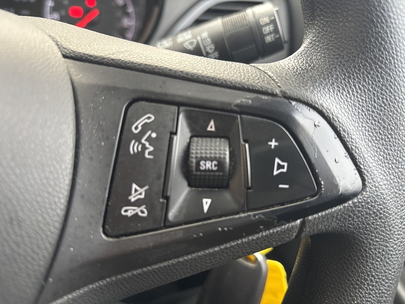 Vauxhall 1.0i SE Hatchback 5dr Petrol Manual Euro 6 (a/c) (75 ps) Hatchback Manual Petrol