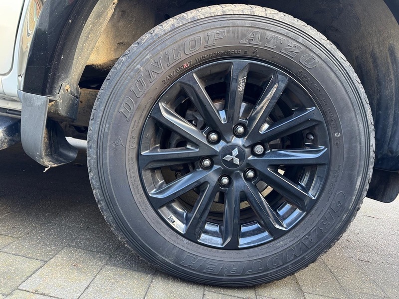 Mitsubishi 2.4 DI-D DC Challenger Auto 4WD Euro 6 4dr Pickup Automatic Diesel