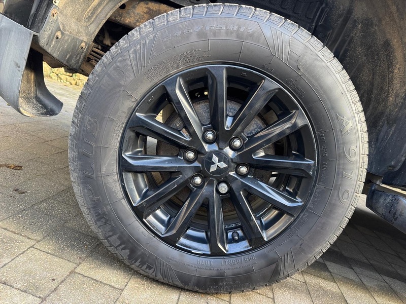 Mitsubishi 2.4 DI-D DC Challenger Auto 4WD Euro 6 4dr Pickup Automatic Diesel