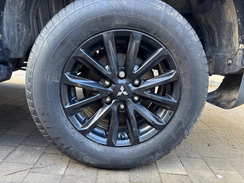 Mitsubishi 2.4 DI-D DC Challenger Auto 4WD Euro 6 4dr Pickup Automatic Diesel