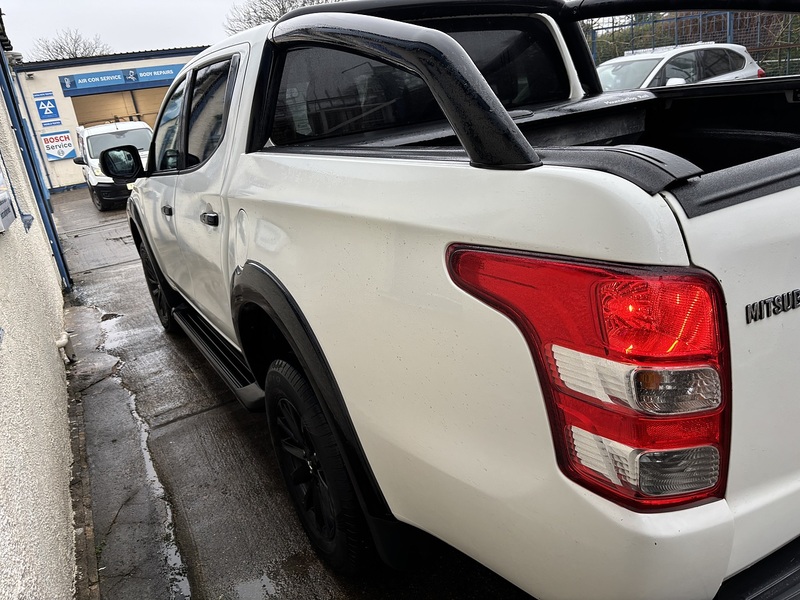 Mitsubishi 2.4 DI-D DC Challenger Auto 4WD Euro 6 4dr Pickup Automatic Diesel