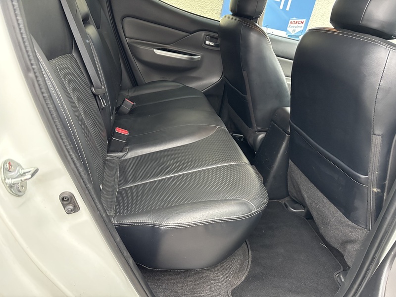 Mitsubishi 2.4 DI-D DC Challenger Auto 4WD Euro 6 4dr Pickup Automatic Diesel