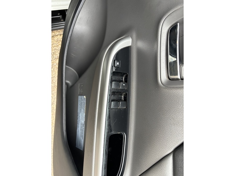 Mitsubishi 2.4 DI-D DC Challenger Auto 4WD Euro 6 4dr Pickup Automatic Diesel