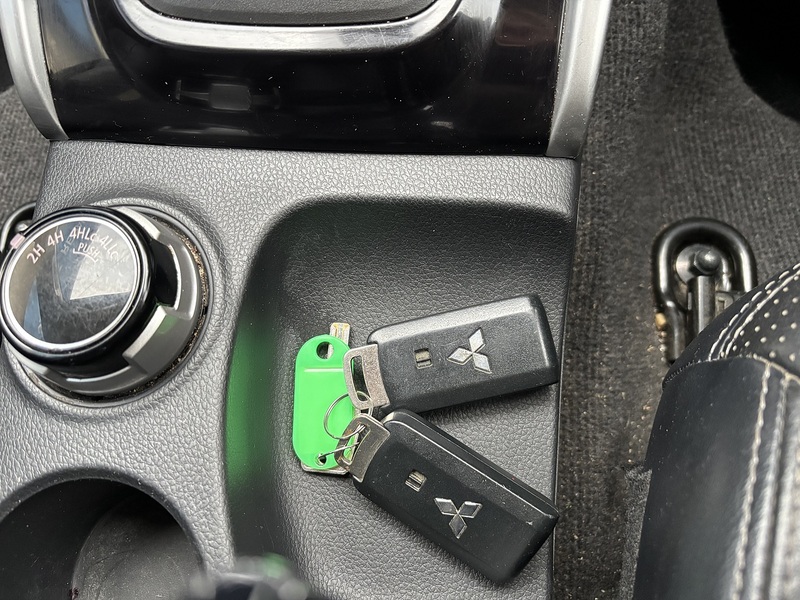 Mitsubishi 2.4 DI-D DC Challenger Auto 4WD Euro 6 4dr Pickup Automatic Diesel