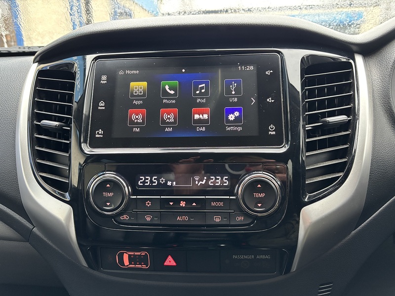 Mitsubishi 2.4 DI-D DC Challenger Auto 4WD Euro 6 4dr Pickup Automatic Diesel