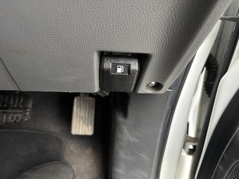 Mitsubishi 2.4 DI-D DC Challenger Auto 4WD Euro 6 4dr Pickup Automatic Diesel