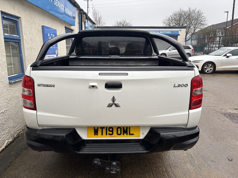 Mitsubishi 2.4 DI-D DC Challenger Auto 4WD Euro 6 4dr Pickup Automatic Diesel