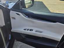 Maserati Quattroporte 3.0D V6 ZF Euro 5 (s/s) 4dr 