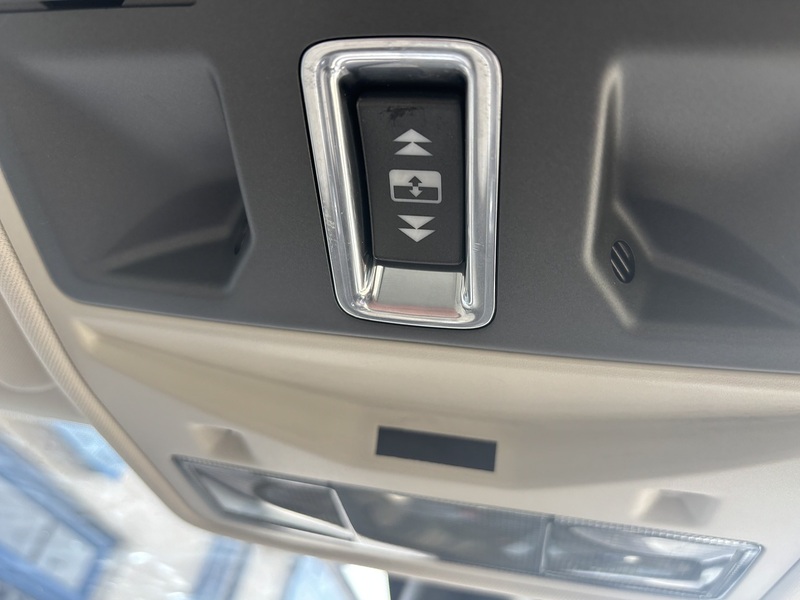 Land Rover 2.2 SD4 Prestige SUV 5dr Diesel Manual 4WD Euro 5 (s/s) (190 ps) SUV Manual Diesel