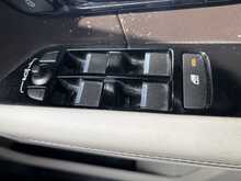 Land Rover Range Rover Evoque 2.2 SD4 Prestige SUV 5dr Diesel Manual 4WD Euro 5 (s/s) (190 ps) 