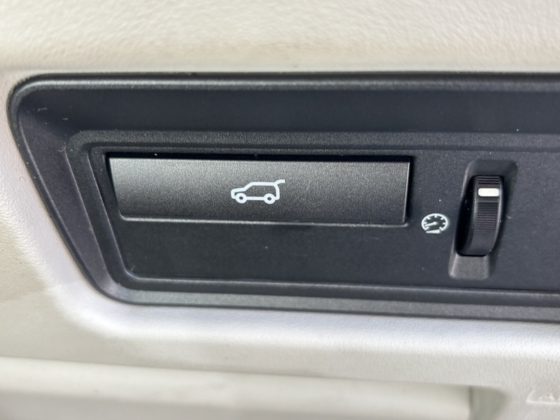 Land Rover 2.2 SD4 Prestige SUV 5dr Diesel Manual 4WD Euro 5 (s/s) (190 ps) SUV Manual Diesel