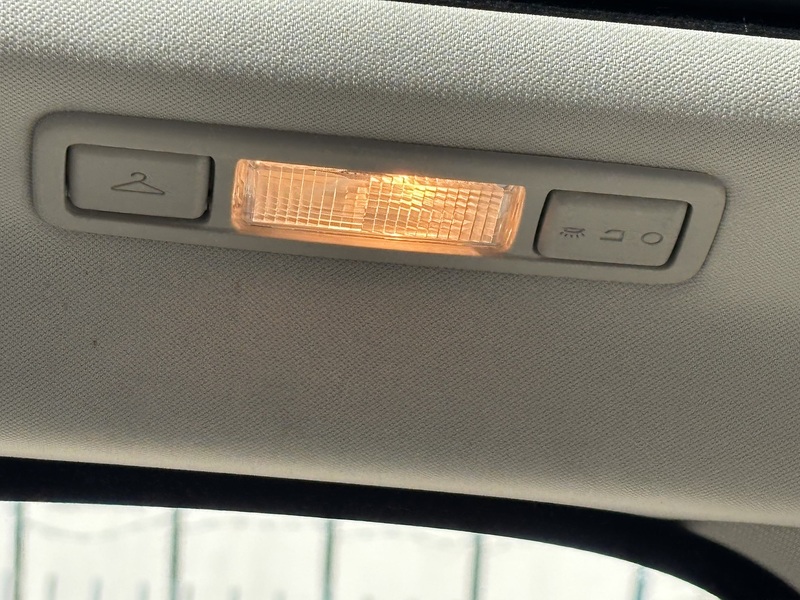 Land Rover 2.2 SD4 Prestige SUV 5dr Diesel Manual 4WD Euro 5 (s/s) (190 ps) SUV Manual Diesel