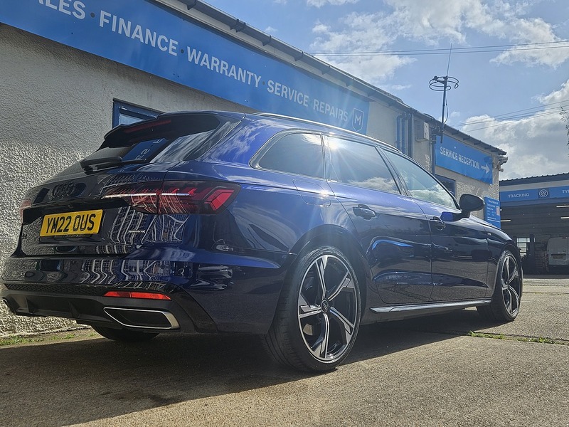 Audi 2.0 TDI 40 Black Edition Estate 5dr Diesel S Tronic quattro Euro 6 (s/s) (204 ps)