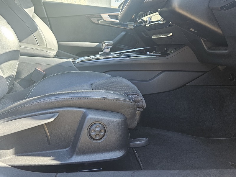 Audi 2.0 TDI 40 Black Edition Estate 5dr Diesel S Tronic quattro Euro 6 (s/s) (204 ps)