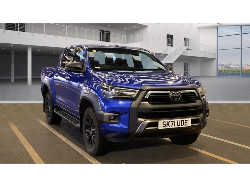 Toyota 2.8 D-4D Invincible X Pickup Double Cab 4dr Diesel Manual 4WD Euro 6 (s/s) (204 ps)