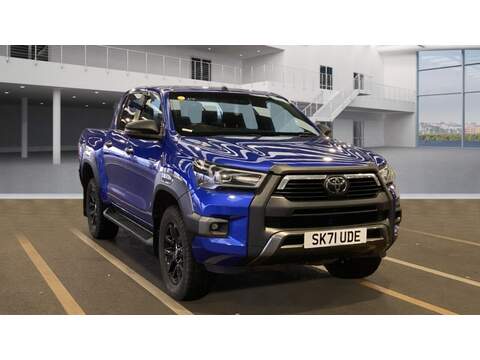 2.8 D-4D Invincible X Pickup Double Cab 4dr Diesel Manual 4WD Euro 6 (s/s) (204 ps)