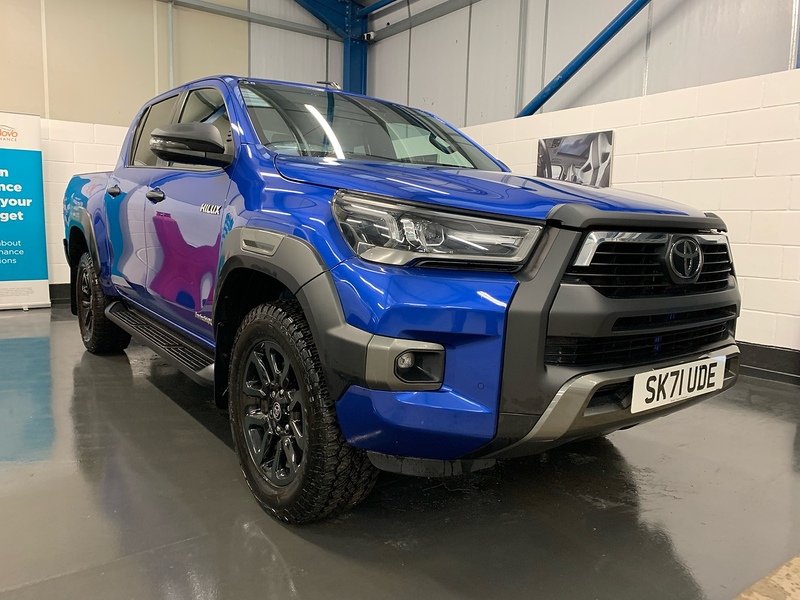 Toyota 2.8 D-4D Invincible X Pickup Double Cab 4dr Diesel Manual 4WD Euro 6 (s/s) (204 ps)