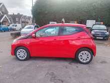 Toyota AYGO VVT-i x-play 