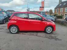 Toyota AYGO VVT-i x-play 