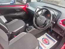 Toyota AYGO VVT-i x-play 
