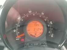 Toyota AYGO VVT-i x-play 