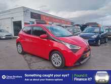 Toyota AYGO VVT-i x-play 