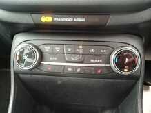 Ford Fiesta T EcoBoost MHEV Titanium Vignale 