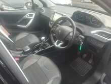 Peugeot 2008 PureTech Allure Premium 