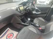 Peugeot 2008 PureTech Allure Premium 