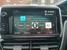 Peugeot 2008 PureTech Allure Premium 