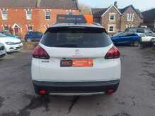 Peugeot 2008 PureTech Allure Premium 